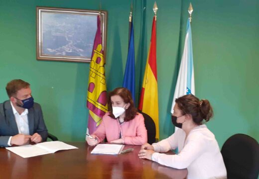 Trenor reitera a colaboración absoluta e o máximo compromiso da Xunta co concello de Santa Comba na súa visita institucional